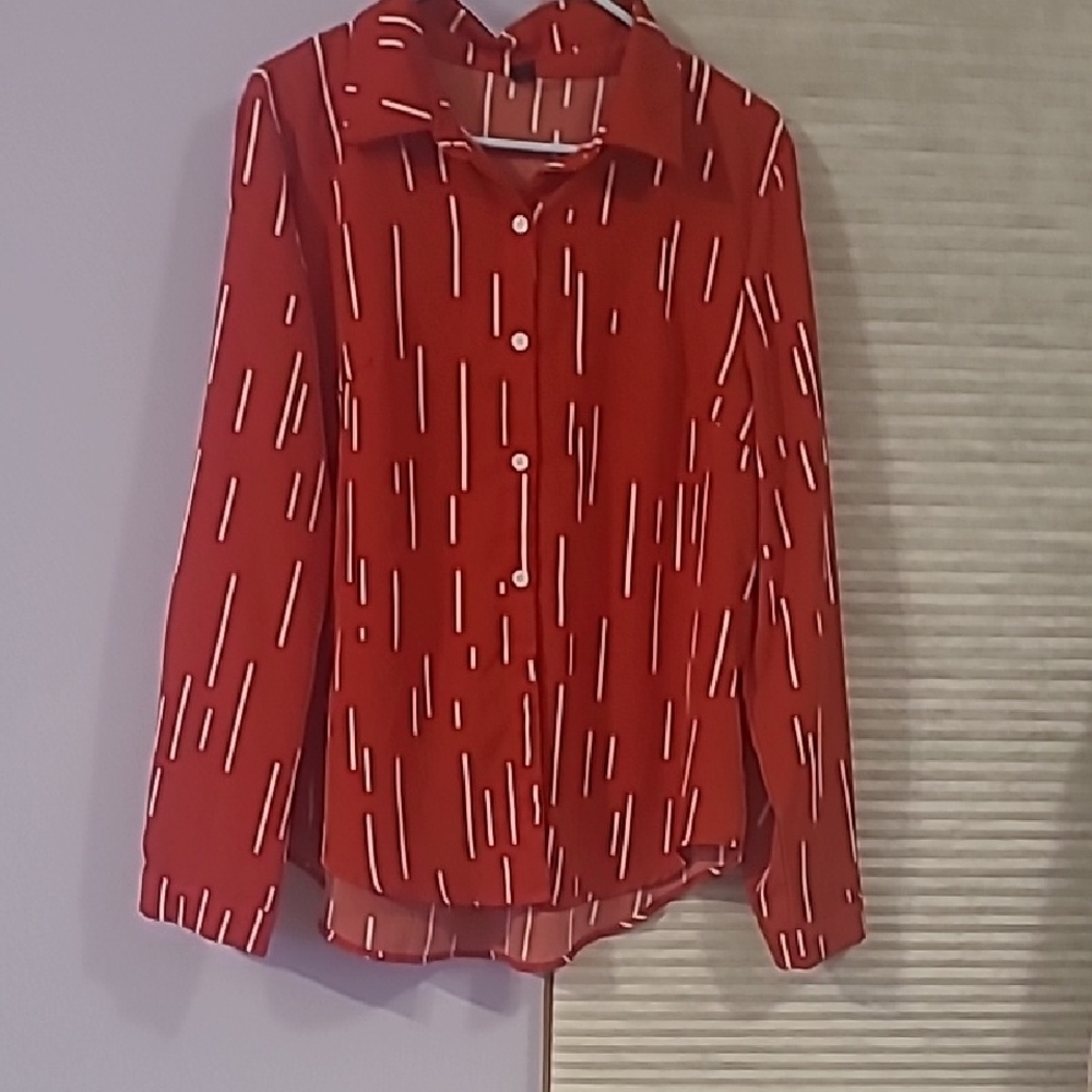Red Shirt with White Stripes/pattern